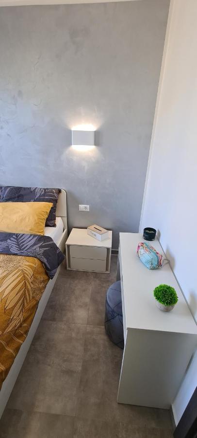 Next Door Apartment Maro & Ivan 니바이스 외부 사진