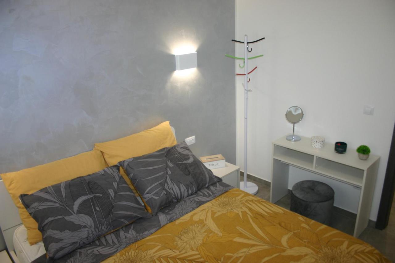 Next Door Apartment Maro & Ivan 니바이스 외부 사진