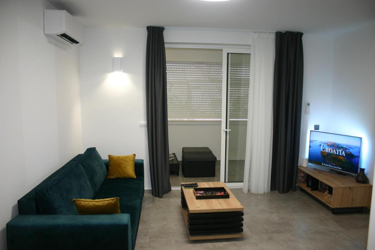 Next Door Apartment Maro & Ivan 니바이스 외부 사진