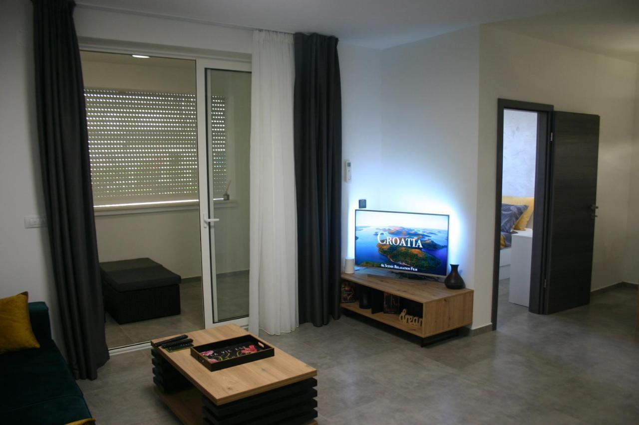 Next Door Apartment Maro & Ivan 니바이스 외부 사진
